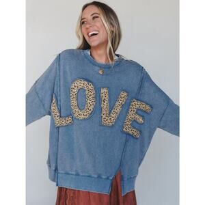 2B9***Easel Terry Knit Top with Leopard Print LOVE Patched Front in Washed Denim